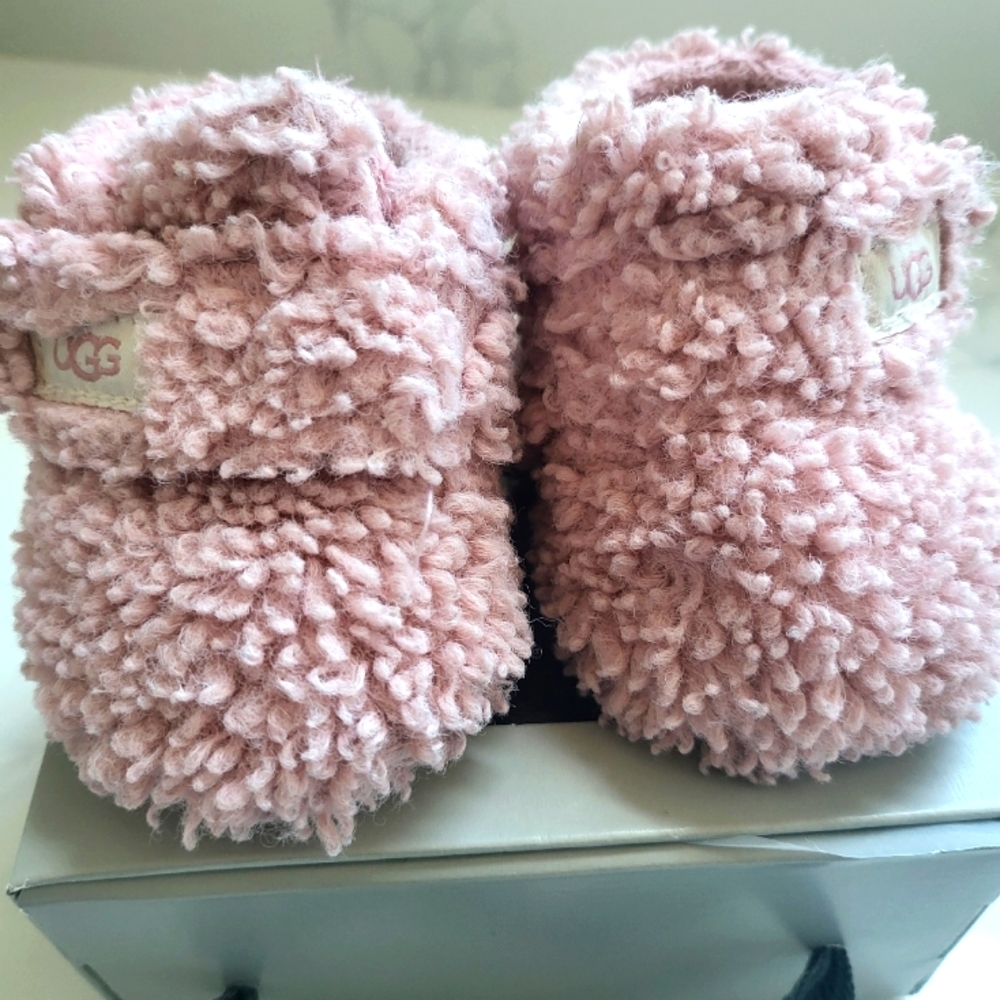Ugg baby crib shoe 0-6 months